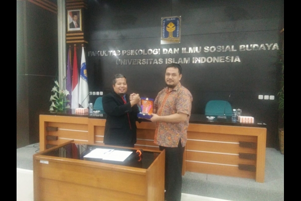 STIAMAK Tanda Tangani Kerjasama Dengan BUMN dan UII Yogyakarta