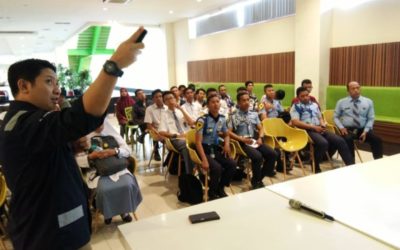 Gabung STIAMAK Siswa Surabaya Bangga Punya Terminal Teluk Lamong