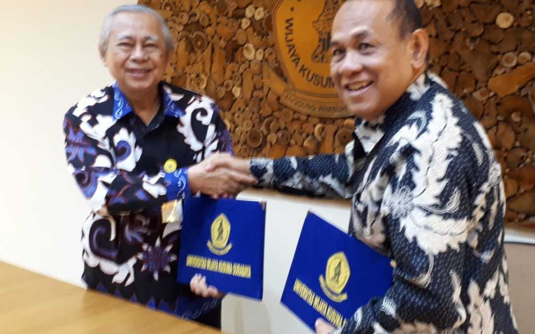 STIAMAK-UWK Jalin Kemesraan Akademik.