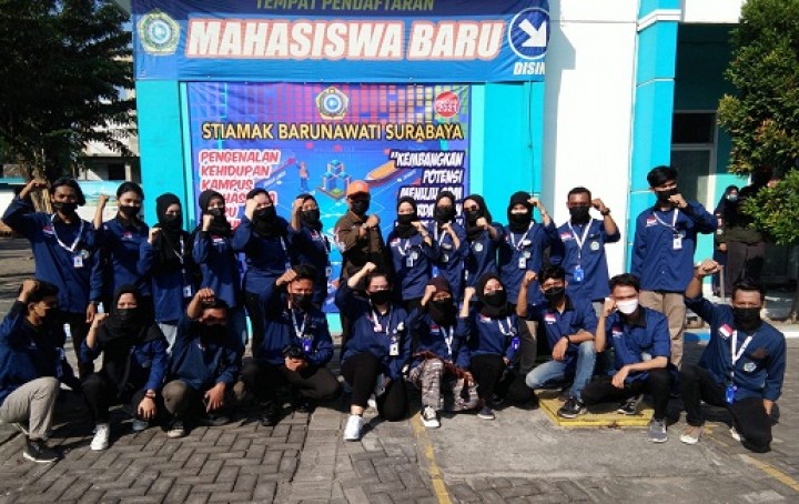 Stiamak Barunawati Surabaya Gelar PKKMB Pasca Pandemi