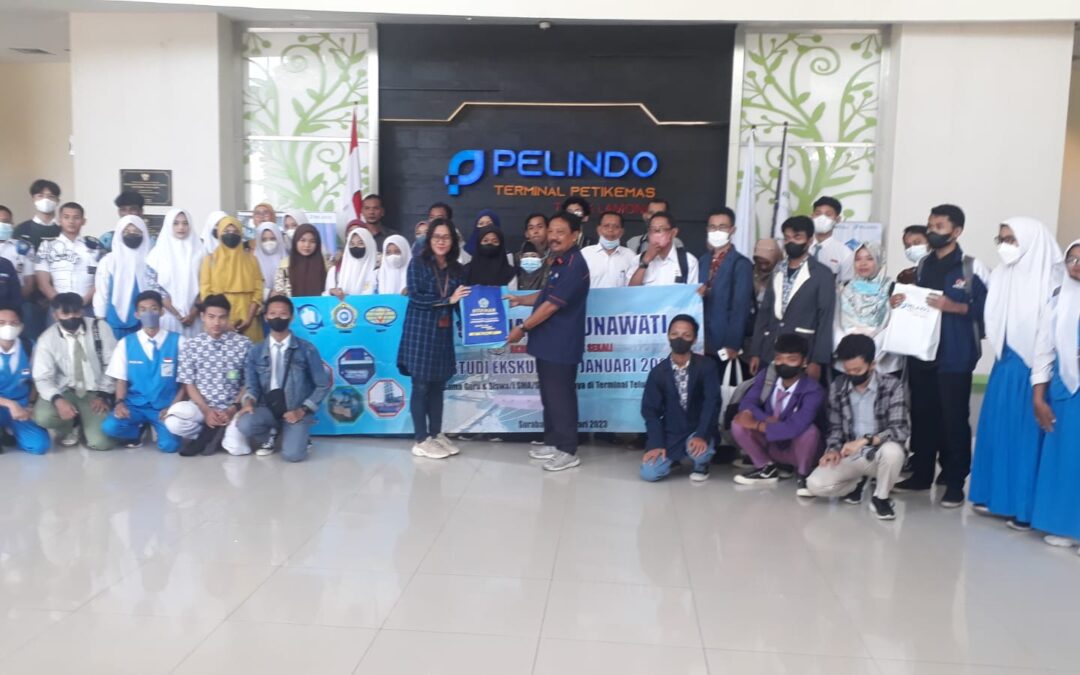 STIAMAK Port Visit ke Pelabuhan Teluk Lamong Bersama Guru dan Murid SMA/SMK Surabaya.