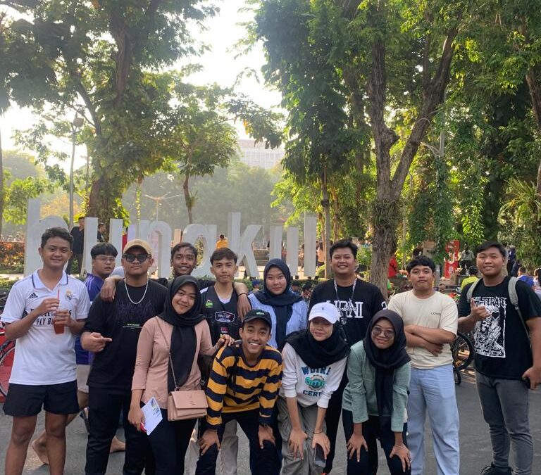 Serunya Transaksi Jajanan di CFD Taman Bungkul SURABAYA